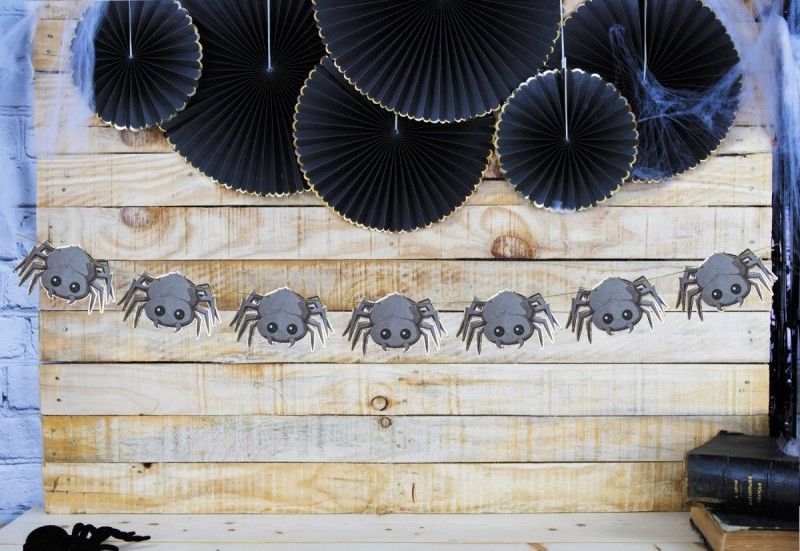 Garland black spiders 3m