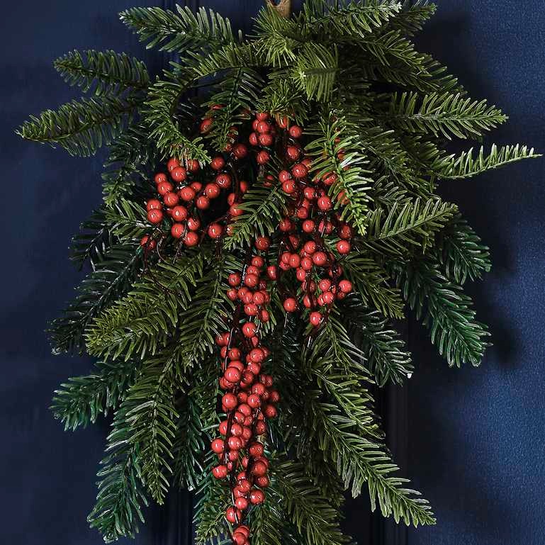 საშობაო გვირგვინი Foliage With Red Berry