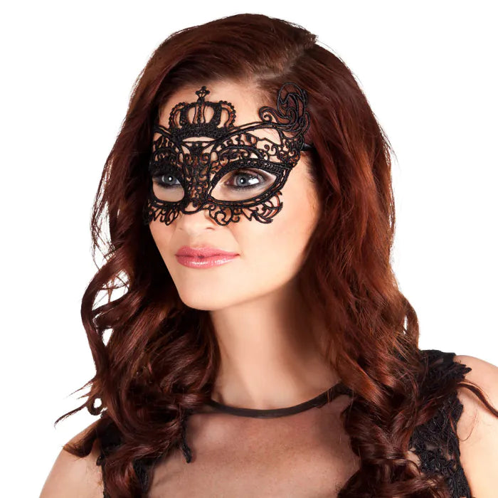 Black lace eye mask