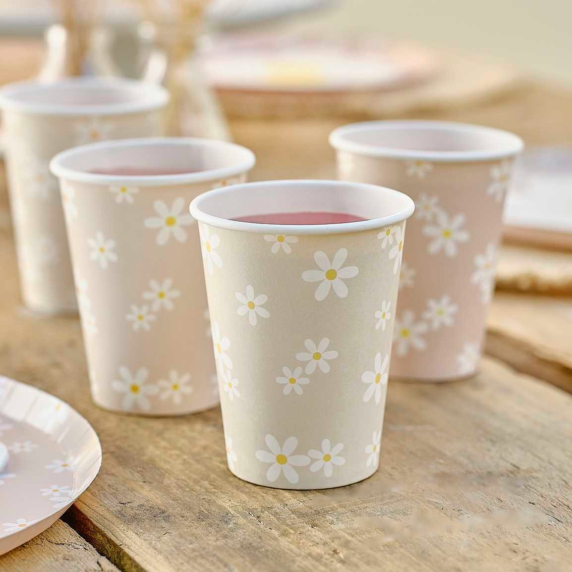 Paper cup with chamomiles 8 pcs