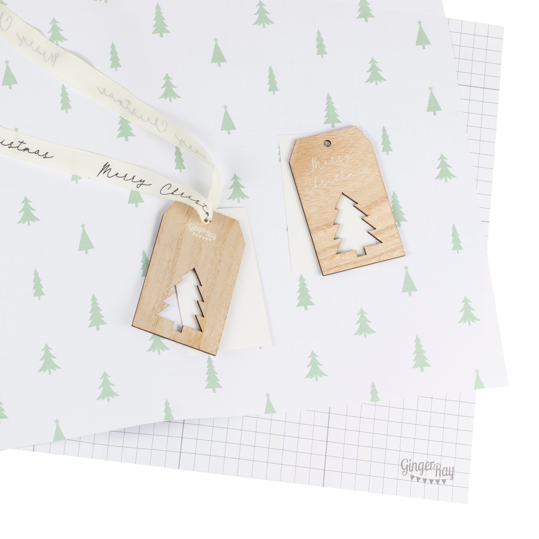 Wrapping paper with ribbon and wooden emblem (set)