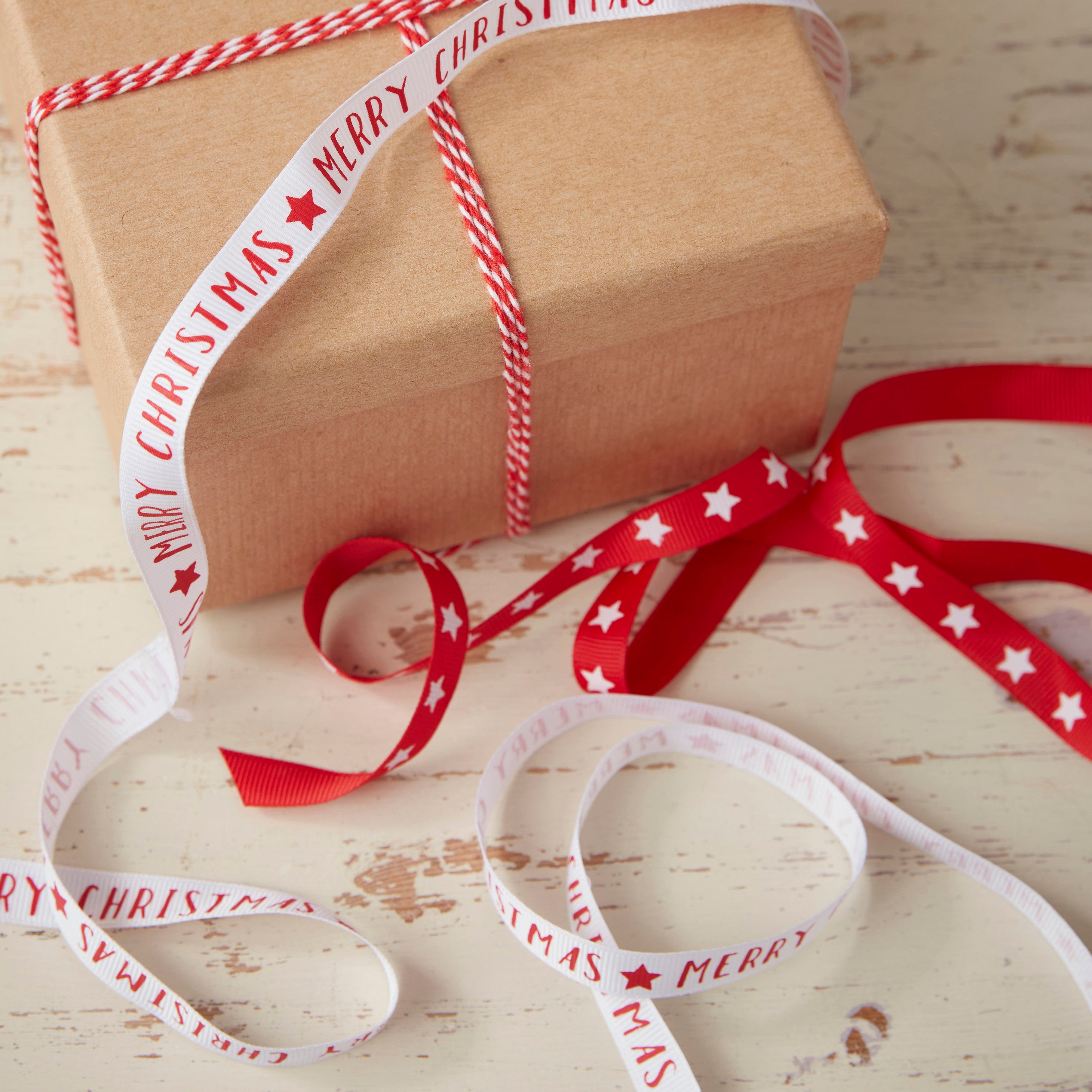 Gift ribbon Merry Christmas red/white 5 m