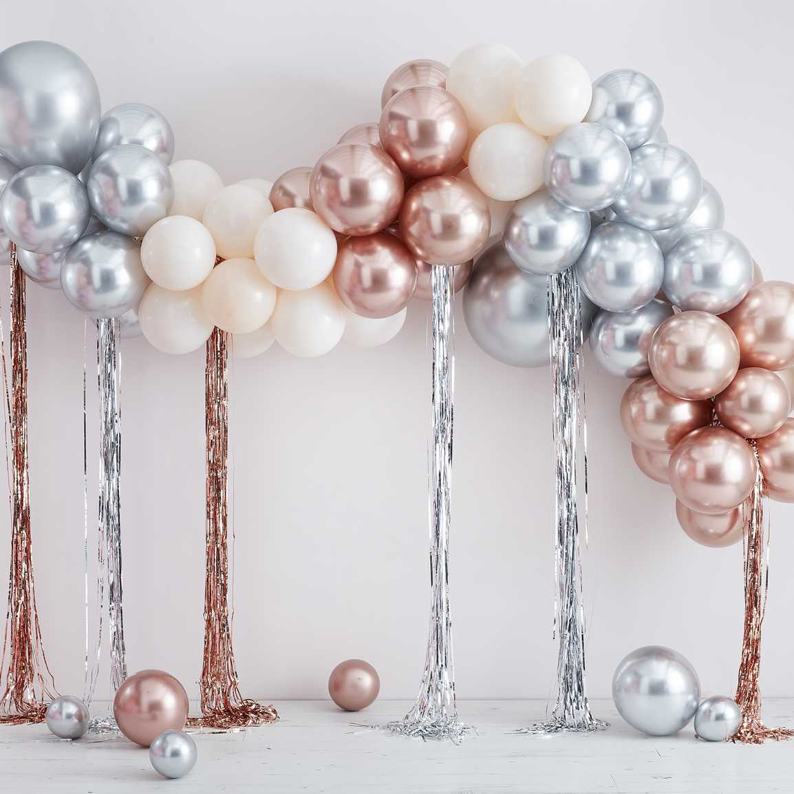 Metallic balloon garland with 95 balloons decoration